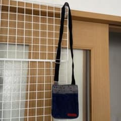 子供用　肩掛けポーチのサムネイル