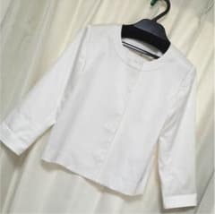 エムプルミエ 36 白 ノーカラージャケット 美品のサムネイル