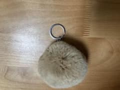 ファーポンポン キーホルダー ベージュのサムネイル