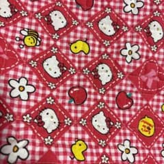 ハローキティ キルティング生地 レッド 52×54cmのサムネイル