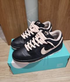 NIKE SB DUNK LOW PRO ピンクデビルのサムネイル