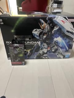 UNLEASHED 1/60 νガンダム 全塗装制作中 - メルカリ