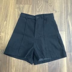 ブラック ショートパンツ