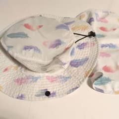 カラフル羽模様 日よけ　水遊び　バケットハット54cm