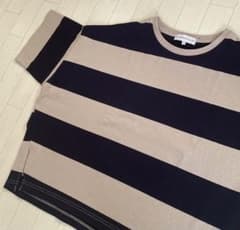 しまむら　シーズンリーズン　Tシャツ 紺×ベージュのサムネイル