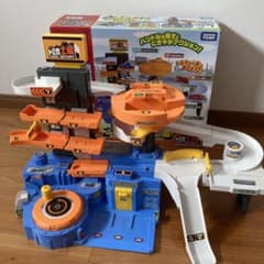 タカラトミー メカアクション自動車工場のサムネイル
