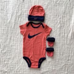 〈日本未入荷〉NIKE ナイキ ロンパース 3点セットのサムネイル