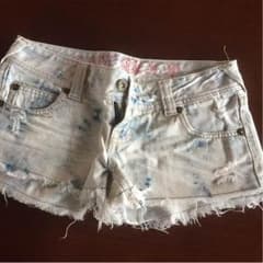 ダメージデニム ショートパンツのサムネイル