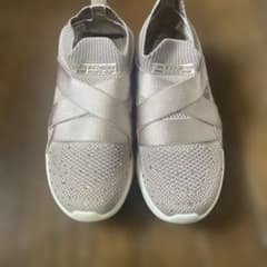 ルーク様専用 SKECHERS グレー スリッポンスニーカーのサムネイル