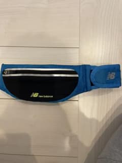 美品　ニューバランス  ウエストポーチのサムネイル