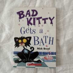 英語児童書　Bad Kitty Gets a Bathのサムネイル