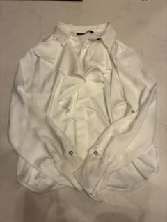 ZARA ホワイト フリルブラウス 長袖のサムネイル