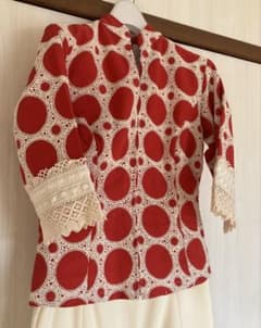 スペイン製　フラメンコ　ブラウス　赤　麻　刺繍 スペイン製 フラメンコ ブラウス 赤 麻 刺繍 - メルカリ