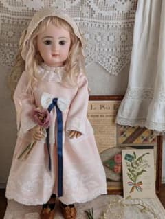 [r] Antique bisque doll dress and bonnet set for 52cm dolls