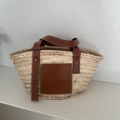 値下中 LOEWE ロエベ かごバッグ バスケット スモール ヤシの葉&カーフ LOEWE バスケットバッグ スモール(ヤシの葉&カーフ）ロエベかごバッグ