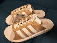 adidas GAZELLE サンダル ベージュ　27.5cmのサムネイル