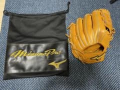 ⭐︎値段交渉受付ます⭐︎ ミズノプロ　限定　MM型　硬式用　グラブのサムネイル