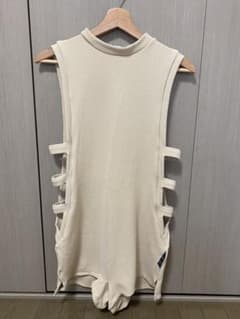 【新品未使用】ラッシュガード　水着のサムネイル