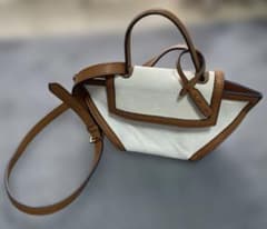 CHARLES & KEITH ショルダーバッグのサムネイル