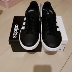 m3m様専用♥️adidasスニーカーのサムネイル