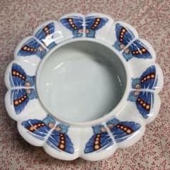 鍋島御庭焼窯 市川光春作「色鍋島蝶文様灰皿」 - メルカリ