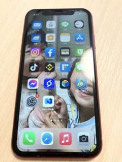 iPhone 11 (PRODUCT)RED 128 GB docomoのサムネイル