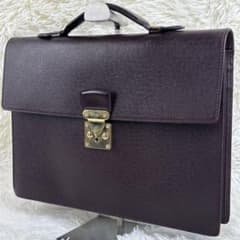 ルイヴィトン ブリーフケース タイガ セルヴィエットクラド ビジネス