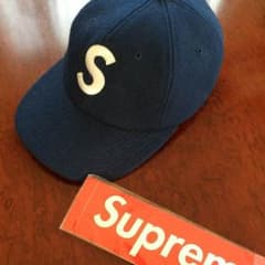 supremeキャップのサムネイル