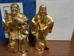 金色の日本伝統置物2体セット 金色の日本伝統置物2体セット - メルカリ