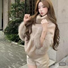 新品 SHEIN タートルネック ケーブルニット 袖ファー ベージュのサムネイル