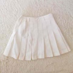 白 プリーツスカートのサムネイル