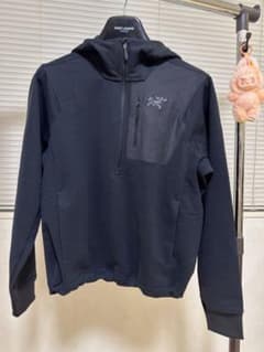 ARC’TERYX アークテリクス レディース ハーフジップ パーカー ブラックのサムネイル