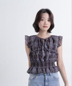 NATURAL BEAUTY BASIC フリルシャーリングペプラムブラウスのサムネイル