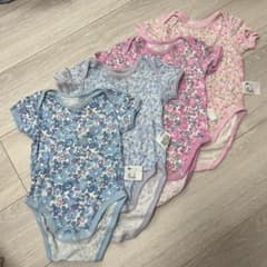 UNIQLO ×リバティ ロンパース 肌着4枚セットのサムネイル