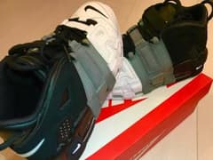 【値下げ中】送料込み nike air more uptempo 26.5㎝のサムネイル