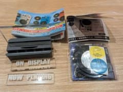 ダブル録音再生‼︎ミニチュアレトロレコードプレイヤーマスコット ガチャ Eのサムネイル