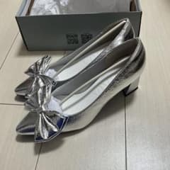 VIVIAN COLLECTIONリボン付きポインテッドトゥパンプスLLのサムネイル