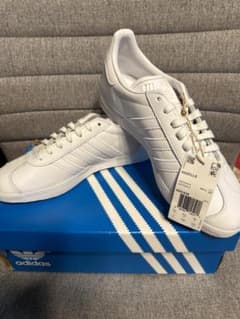 【新品】adidas ガゼル スニーカー 25.0cm ※外箱ダメージのサムネイル