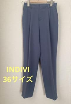 INDIVI テーパードパンツ　36サイズのサムネイル
