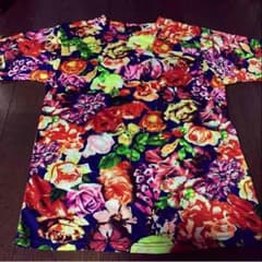花柄 tシャツのサムネイル