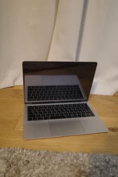 Apple MacBook air シルバー 本体のサムネイル
