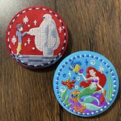 Disney Characters 刺繍缶バッジビスケット2 - メルカリ