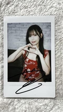 明里つむぎさん直筆サイン入りチェキ - メルカリ