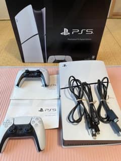 ベトー様専用　プレイステーション5 コントローラー✖️2のサムネイル