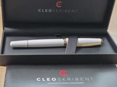 【美品】クレオスクリベント クラシック 14K ホワイト F ピストン吸入式 美品 クレオスクリベント クラシック 14K ホワイト F ピストン吸入式