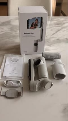Insta360 Flow AI搭載スマートフォンジンバル 本体のサムネイル