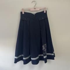 axes femme ローズ刺繍フレアスカートのサムネイル