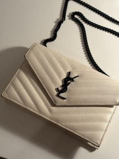 Yves Saint Laurent ショルダーバッグ ホワイトのサムネイル