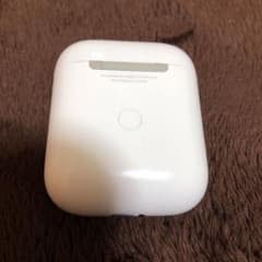 Apple AirPods 充電ケース　左耳イヤホンのみのサムネイル