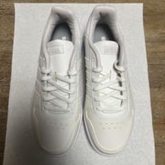 adidas スニーカー